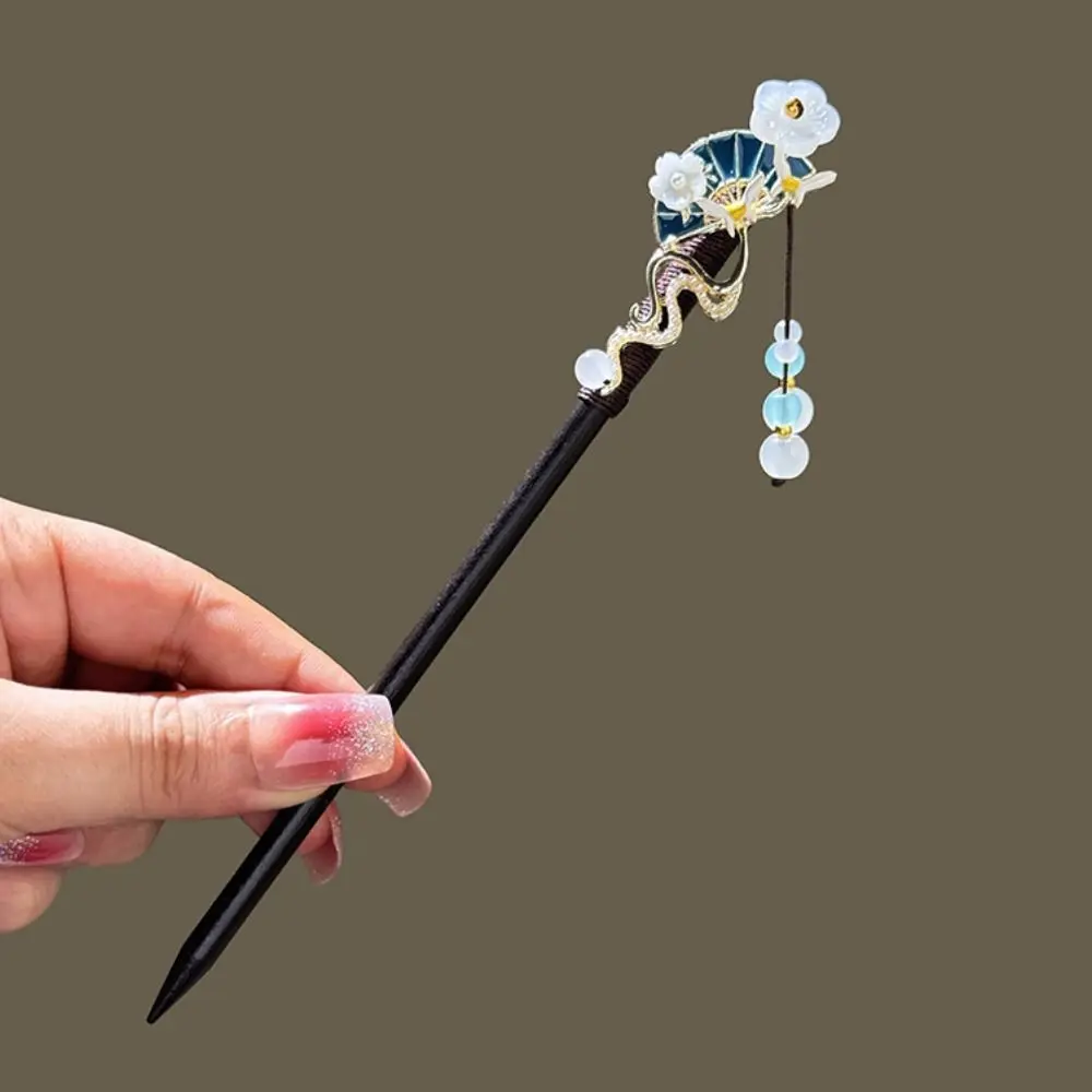 Chinese Style Flower Hair Sticks Vintage Tassel Hair Chinese Handmade Wooden Hair Forks Retro Hair Clips Photograph