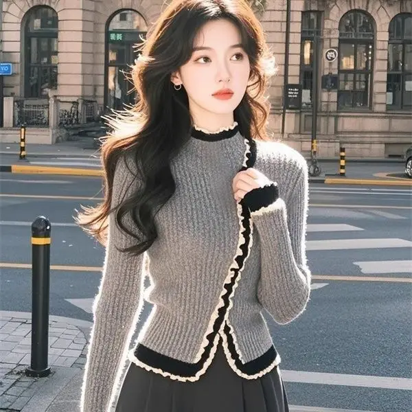 2025 Temperament Winter Versatile Base Top Looks White and Age-reducing Niche Lace Striped Sweater Christmas
