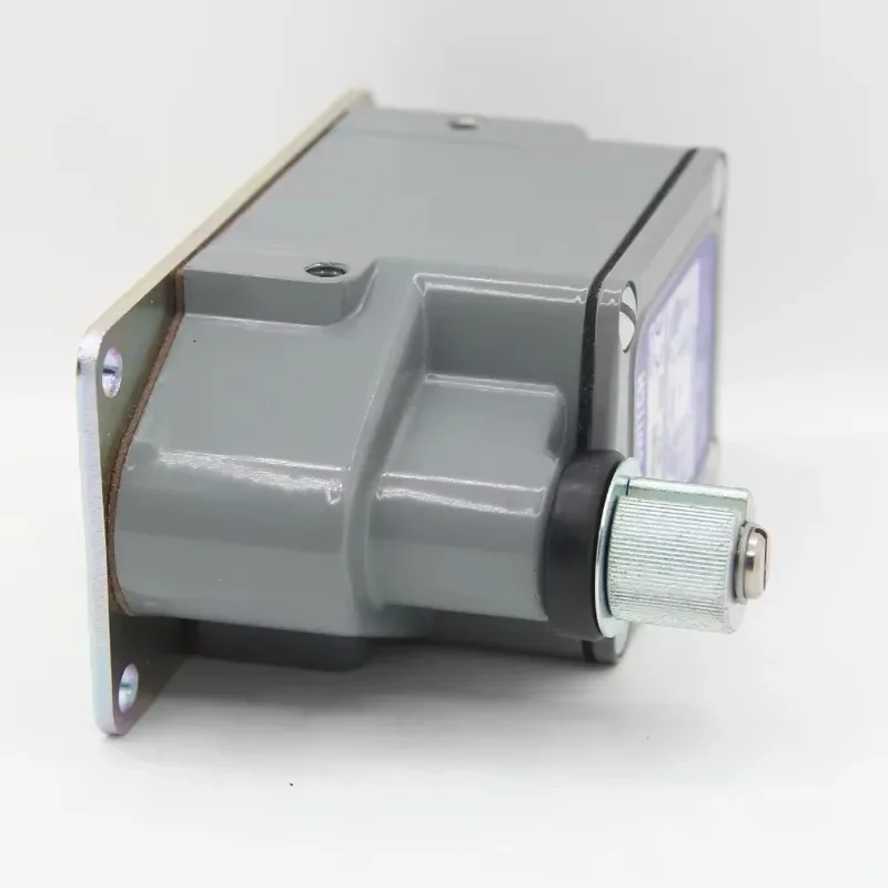 IP67 Waterproof Smart Limit Switch 9007FTUB4M12 SPDT Snap Action Roller Lever 5A 250VAC High Precision for Industry Equipment