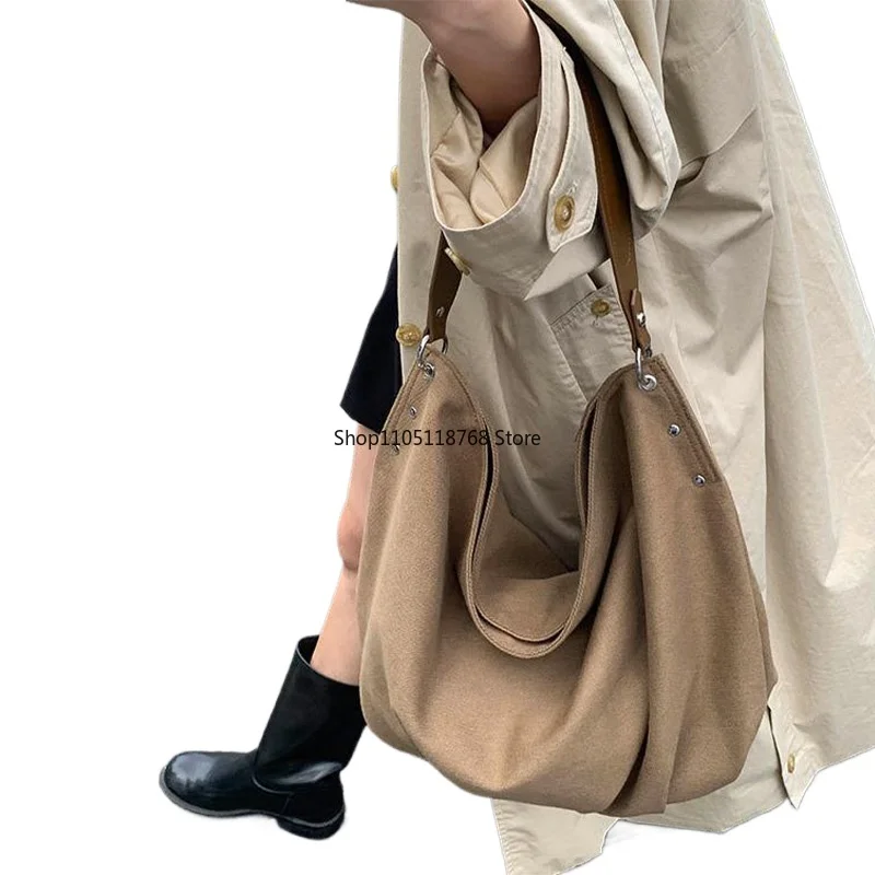retro-tote-bag-light-luxury-stylish-large-capacity-shoulder-bag-new-suede-handbags-simple-casual-commuter-bags