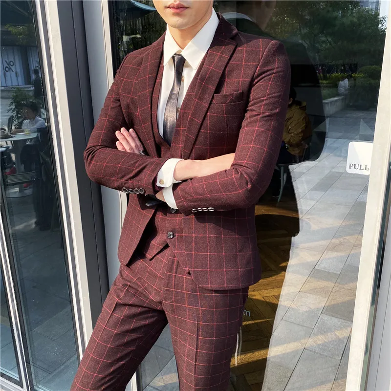 

High-quality checkered men's fashionable, cool and trendy casual business wedding travel suit set of three pieces