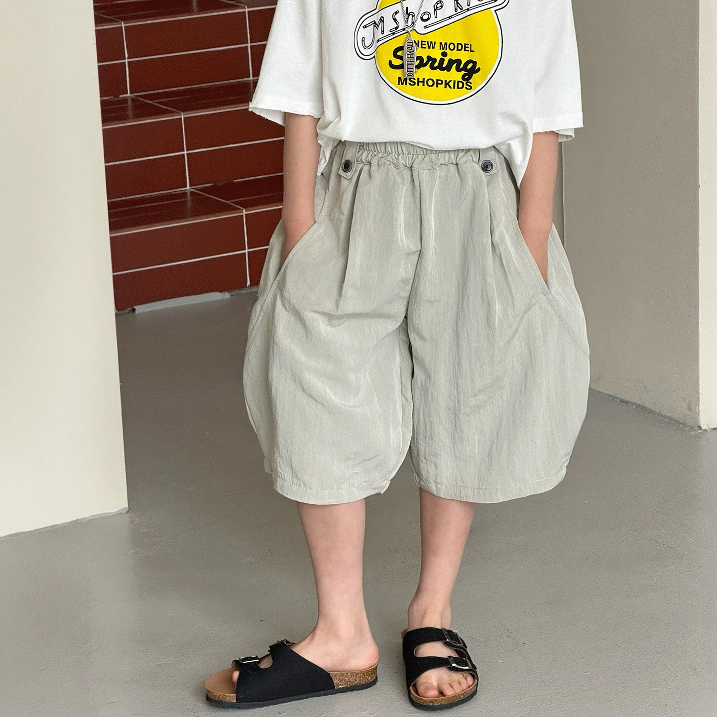 

Summer Boys Loose and Versatile Korean Style Loose Pants 2026 New Children Clothing Boys Solid Color Simple Casual Pants