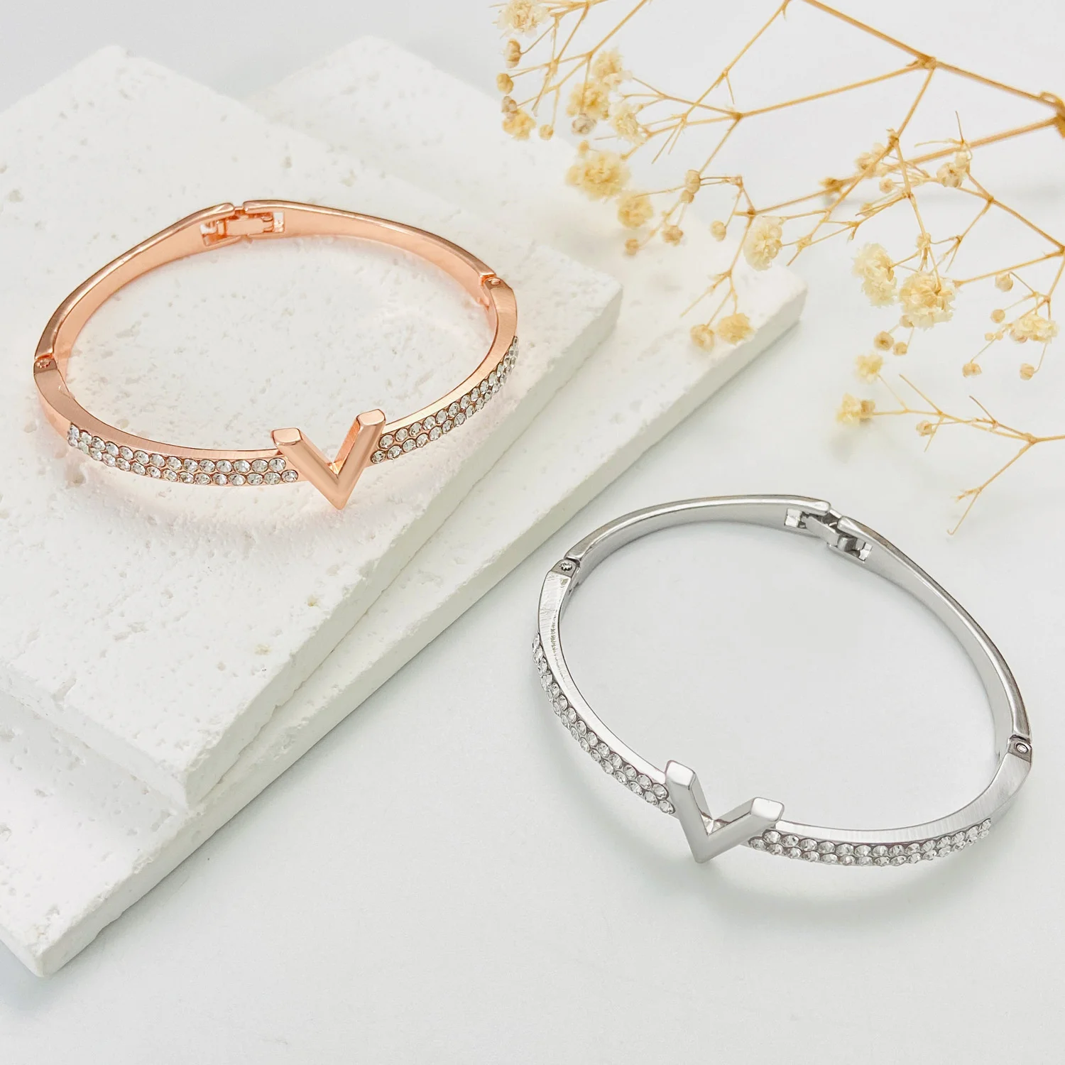 Letter Bracelet Women\'s Instagram Style Personalized Design English Letter V-shaped Bracelet Bracelet