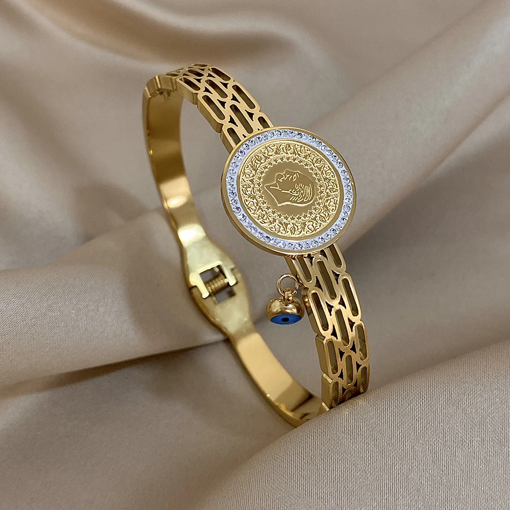 

Wide Stainless Steel Portrait Eye Pendant Bracelets Bangles for Women and Men Fashion Vintage Waterproof Jewelry Cuff Bracelet
