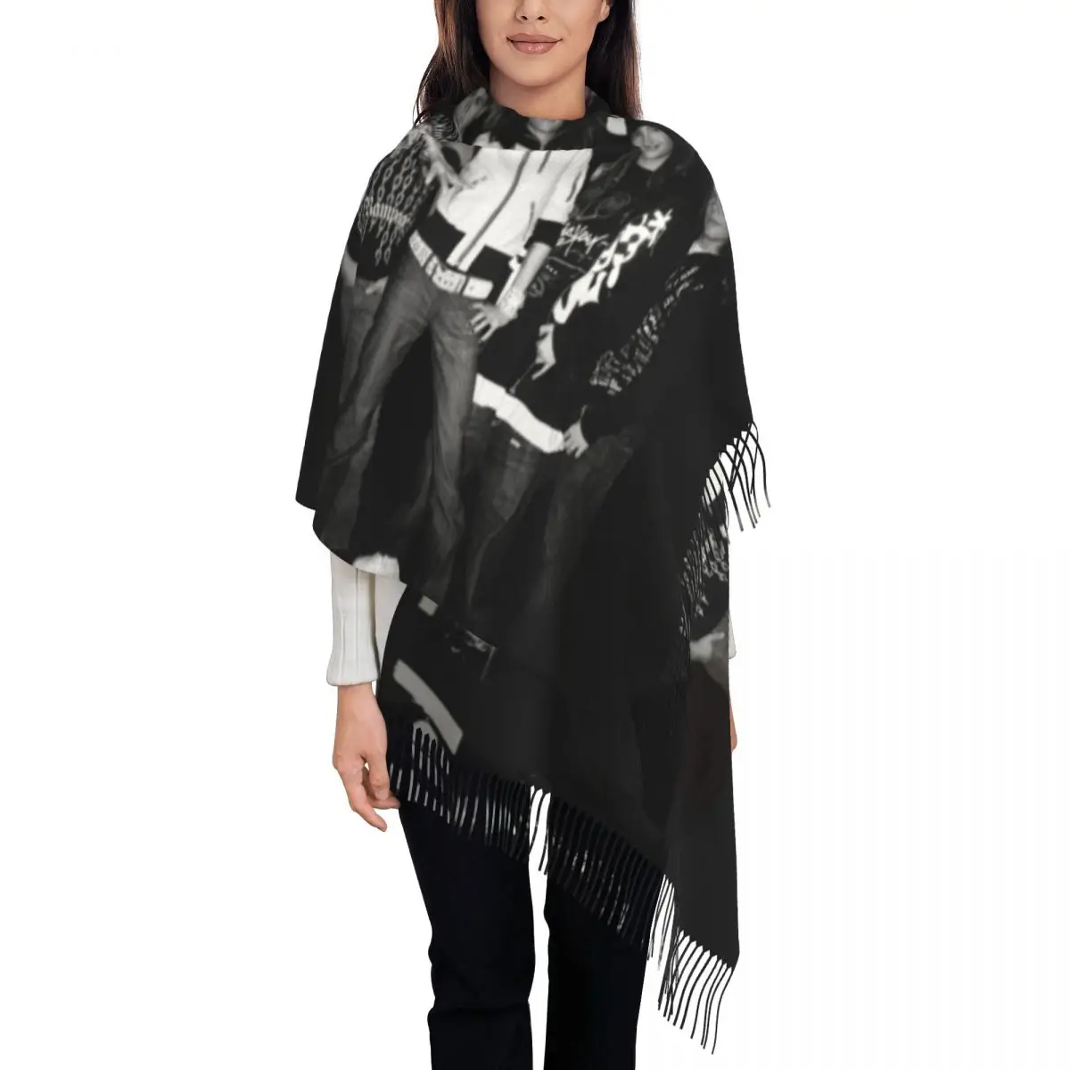 

Tokio Hotel Scarf with Tassel Singer Music Cool Warm Soft Shawl Wraps Lady Printed Head Scarves Winter Luxury 2024 Foulard