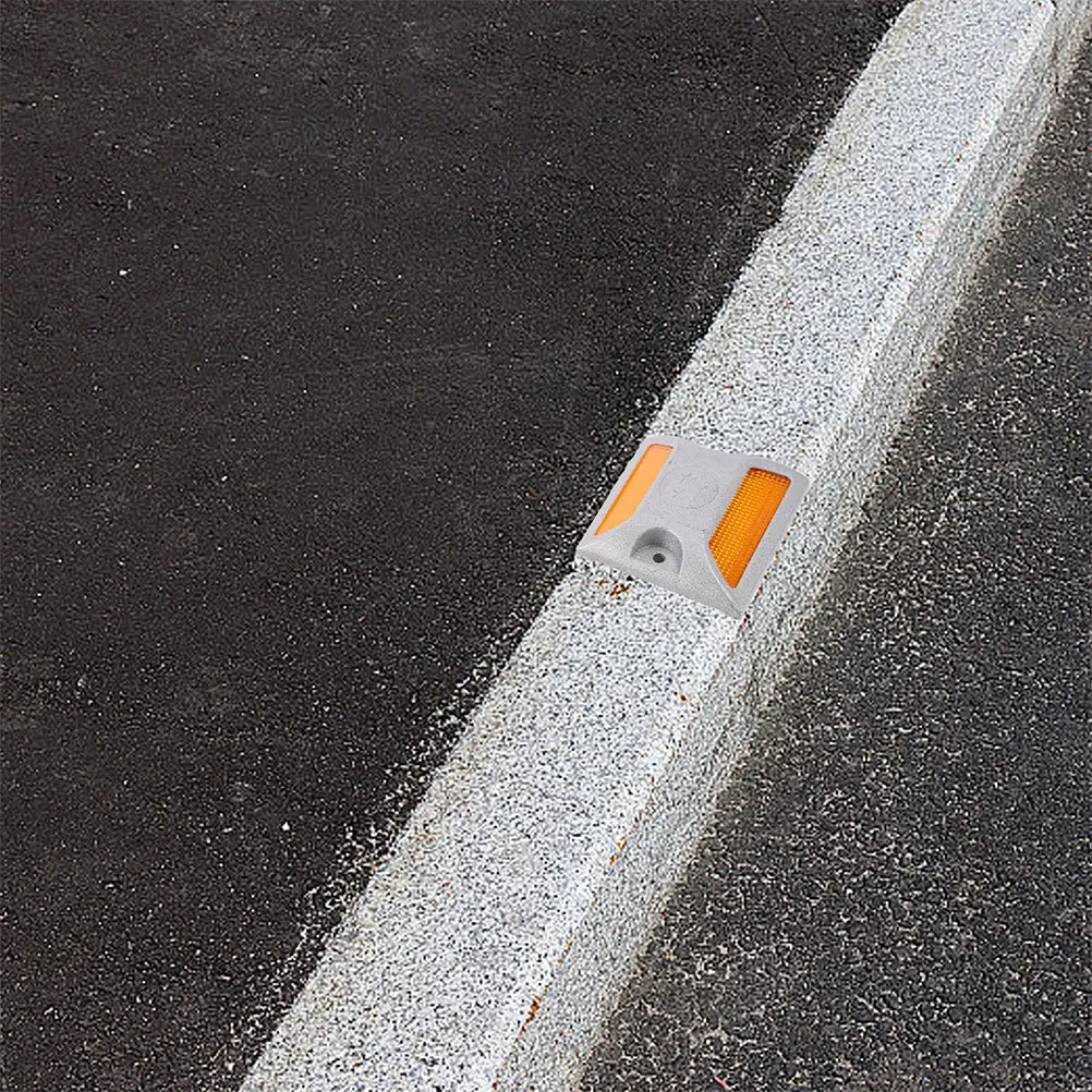 4Pcs Road Safety Reflectors Reflective Pavement Studs Aluminum Design for Lane Marking Driveway Sidewalk Use Easy Installation