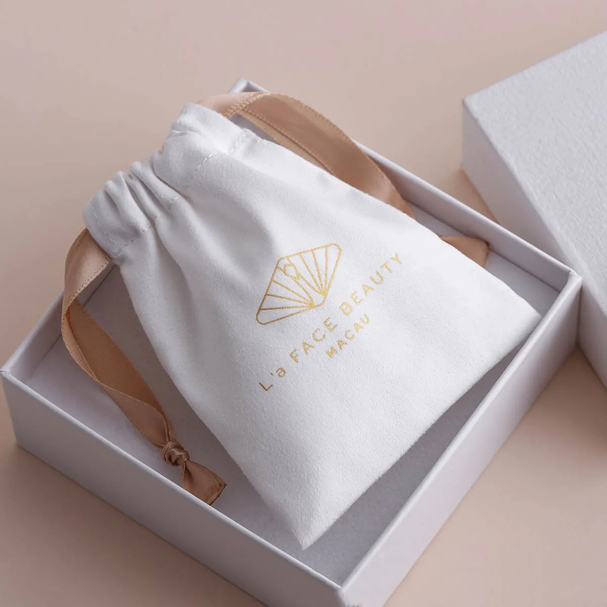 White Suede Gift Bags 7x9cm 8x10cm 9x12cm 10x15cm Party Candy Logo Sack Watches Perfume Makeup Jewelry Flannel Pouches