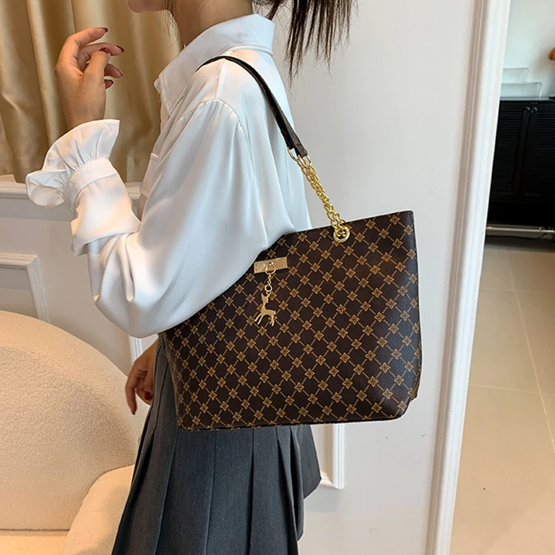 Neue Presbyopia-Handtasche mit Textur, weichem Leder, großem Fassungsvermögen, Tragetasche für Damen mit hängenden Accessoires, Schultertasche – Detail 14