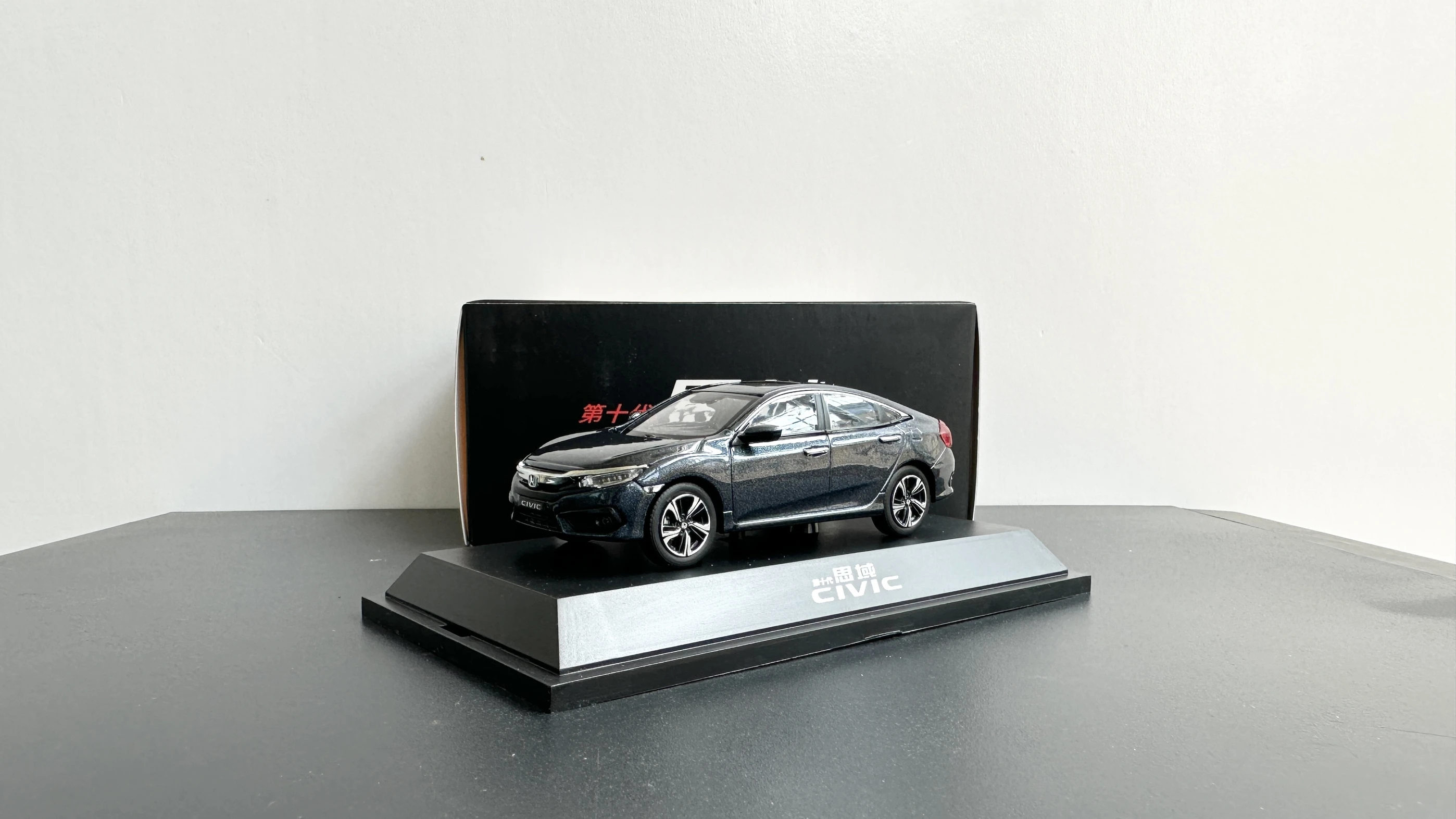 Modelo de simulação de liga 1:43 cívica de 10a geração, ouro escuro e azul, pêndulo de carro modelo civic