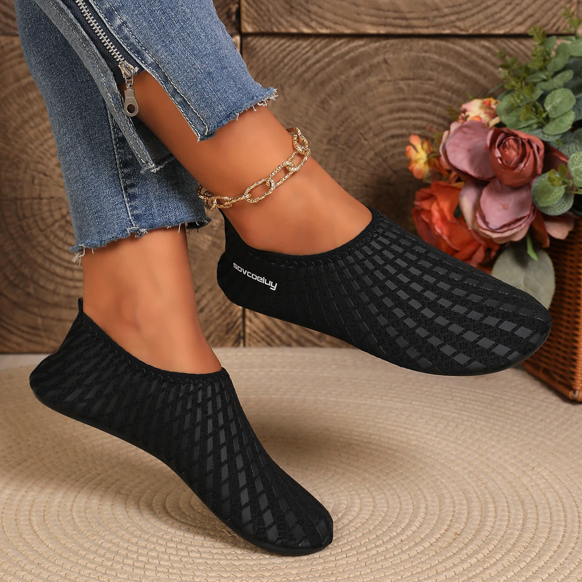 Fitness sneakers, outdoor sand shoes, swimming shoes, waterproof shoes, river-crossing shoes, dance shoes, jump rope shoes.