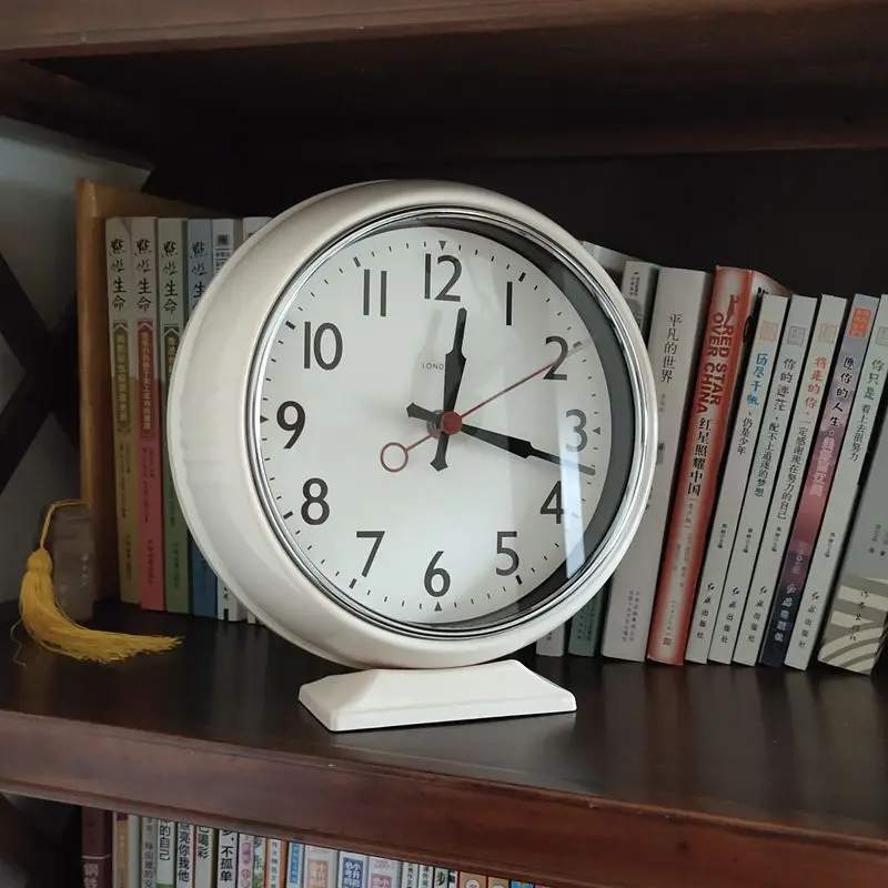 Retro Table Clock Silent Desktop Clocks Bedroom Bedside Vintage Metal Watch Household Aesthetic Mechanical ART Quartz Watches