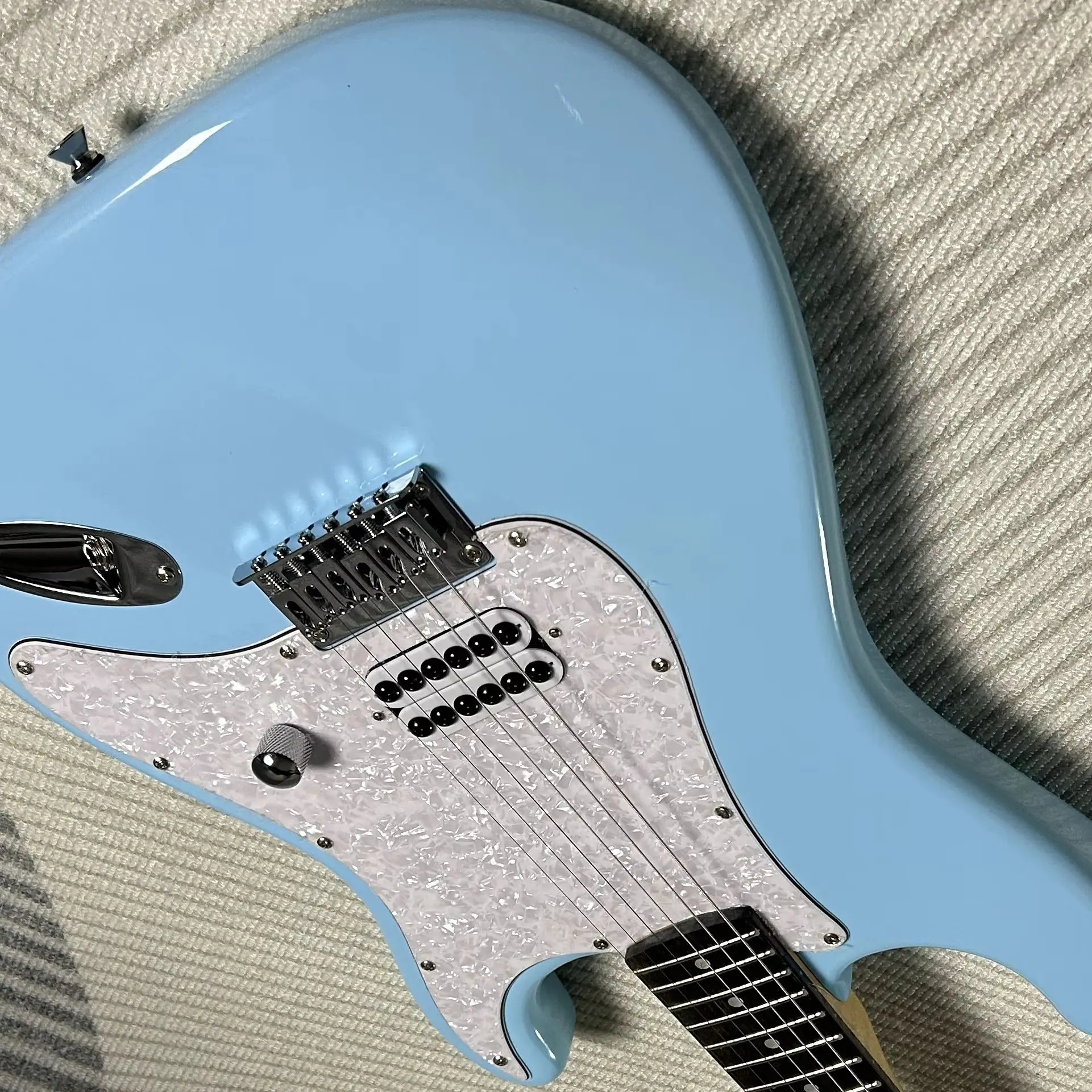 Hot Sale Electric Guitars - Blue Color - White Pearl Pickguard - Rosewood Fingerboard view 3