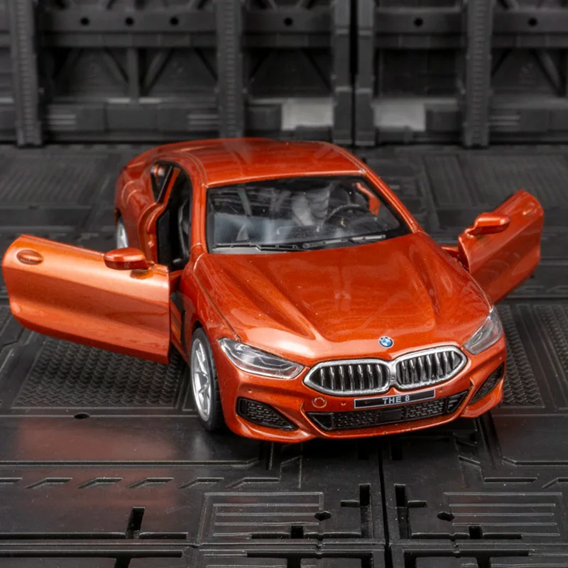 โมเดลรถ BMW M850i Coupe อัลลอยด์ ขนาด 1:35 ของเล่นรถสปอร์ตโลหะ พร้อมฟังก์ชั่นเสียงและไฟจำลอง รายละเอียดสมจริง