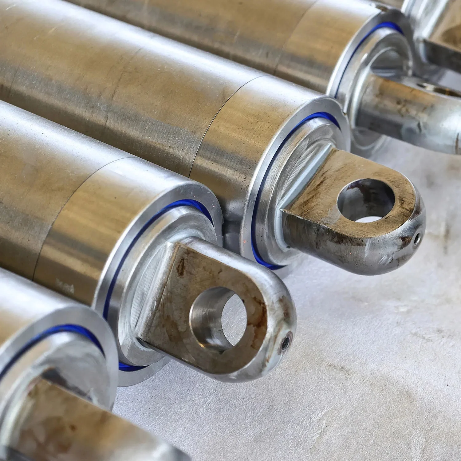 أسطوانات هيدروليكية للشاحنة ذات أسطوانة تلسكوبية مخصصة من فئة 2345