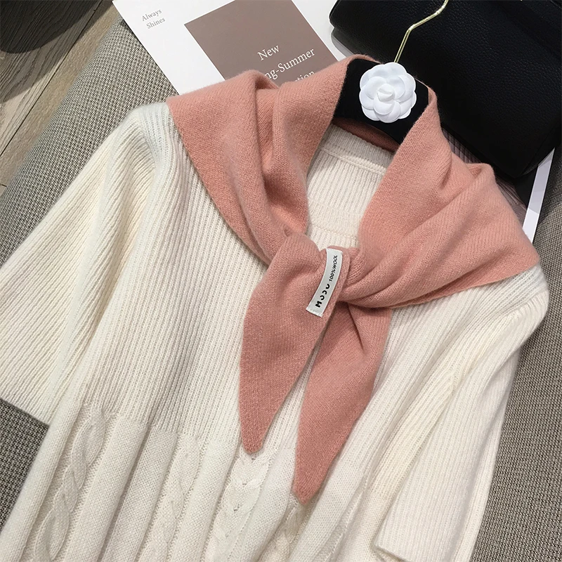 British Niche Brand Triangular Scarf Women 2024 Wool Knitted Plush Headscarf Outdoor Windproof Warm Neckerchief Scarves Winter