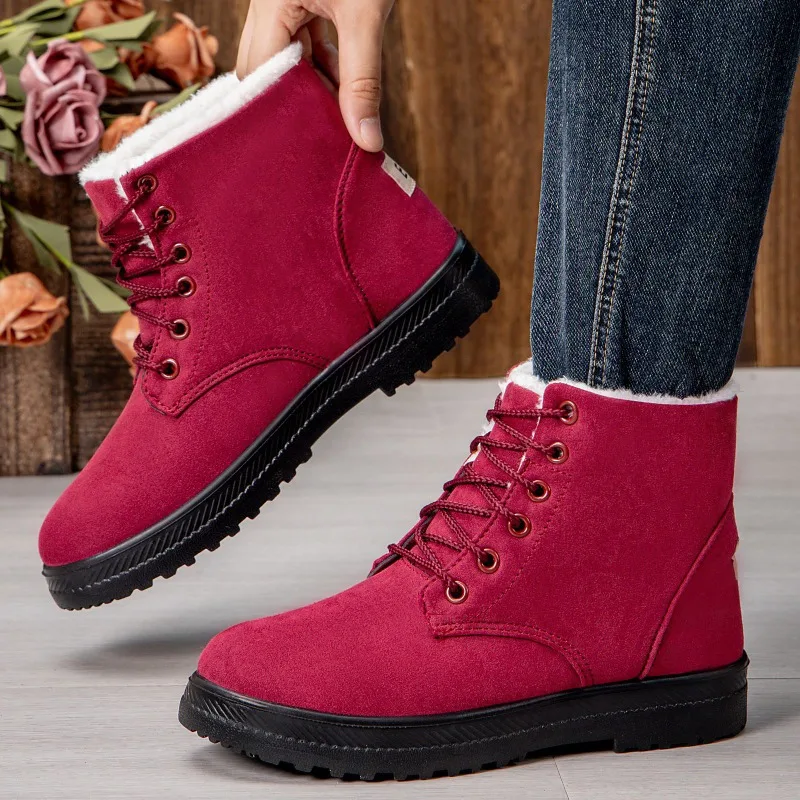

Fashionable New Women's Warm Snow Boots, Large Size, Non Slip and Comfortable. Thick Cotton Boots with Thick Plush and Thickness