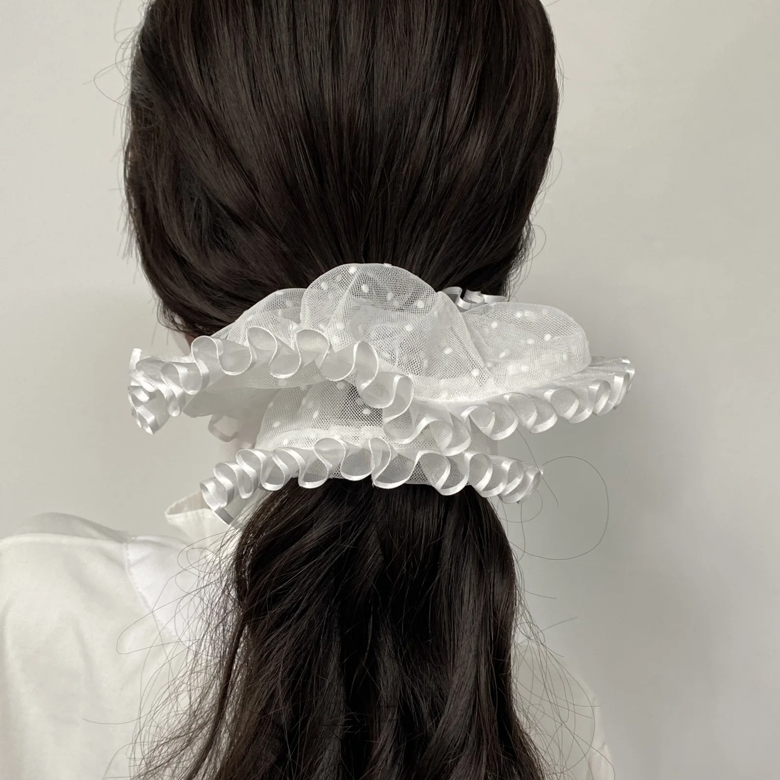 1 szt. Damski biały tiulowy zestaw do włosów, gumka do włosów w kropki i kokarda z koronkowym wykończeniem, słodkie akcesoria do włosów