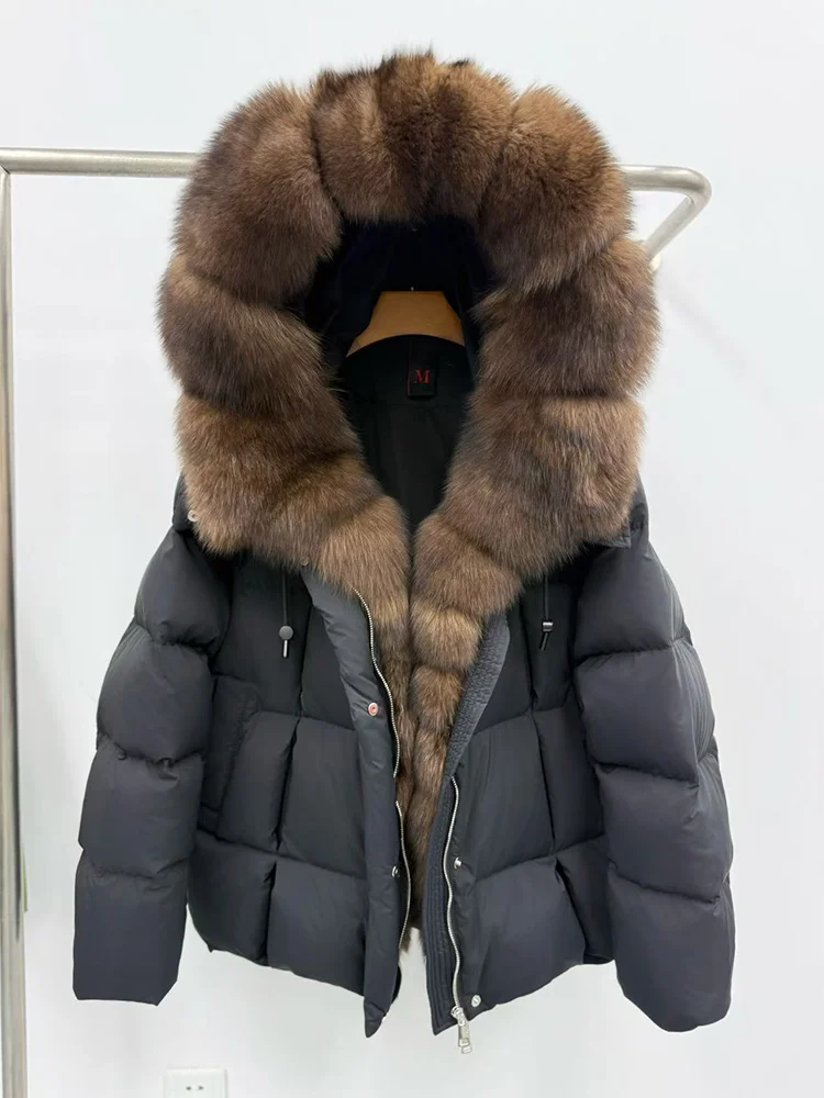 2025 Cappotto invernale da donna in piuma d'oca naturale Collo in vera pelliccia di volpe Giacca con cappuccio da donna Cusual Parka Abbigliamento Outwear