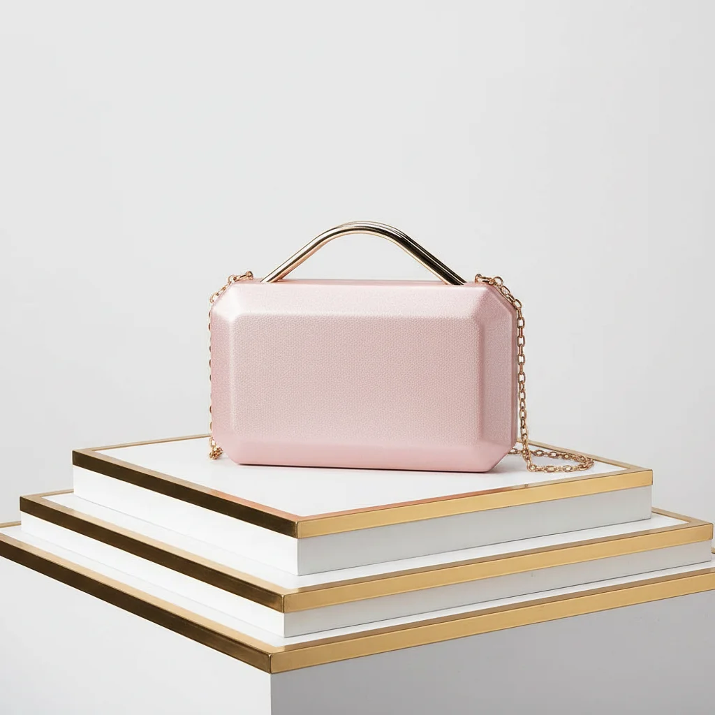 

2026 New Portable Pu Material Magnetic Clasp Chain Decorated Cotton Styling Bag Factory Wholesale Evening Bag Quality Dinner Bag