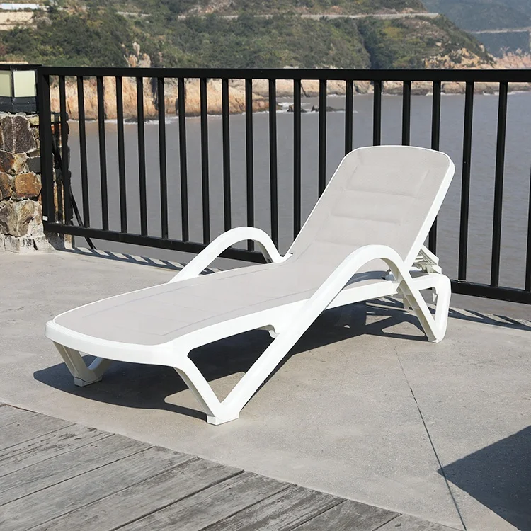 Set da spiaggia Sedie a sdraio in plastica per esterni, chaise lounge moderna grande sedia da sole per esterni, divano per sedia da spiaggia per il tempo libero.