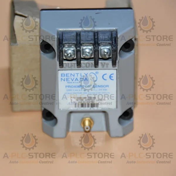 

330100-90-01 3300 5 мм 8 мм 24 В постоянного тока Совершенно новый оригинальный точечный ПЛК