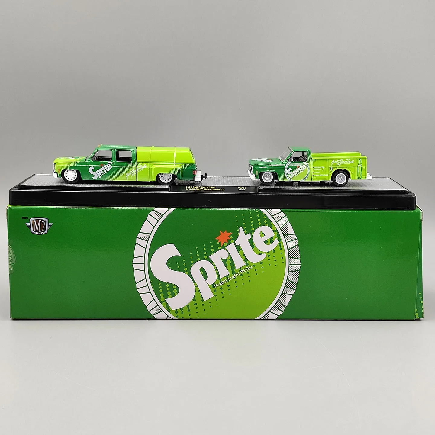 Diecast M2 1:64 Scale 1976 GMC Sierra 3500 & 1975 Grande 15 Alloy Car Model view 3