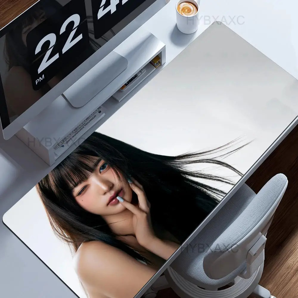 Beauty Jang-Won-Young Singer Large Big Mouse Pad Computer Laptop Rubber Non-Slip HYBXAXC Mouse Pad Gamer Decoracion Desk Mat