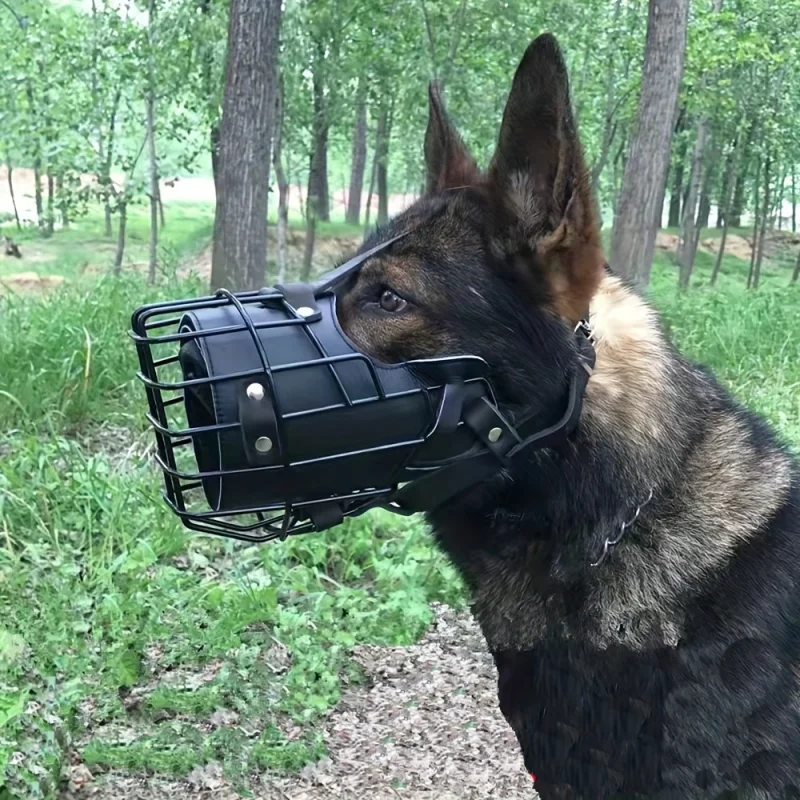

Stainless Steel Adjustable Dog Muzzle Cage - Breathable Anti-Bite Training Cover with Buckle for Medium/Large Dogs, Allows Drink