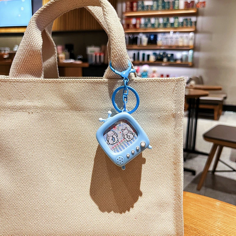 1pcs Creative Light Up Retro Keychain Cartoon Light Up Sound TV Without Signal Keychain Fun Toy Students Schoolbag Pendant Gifts