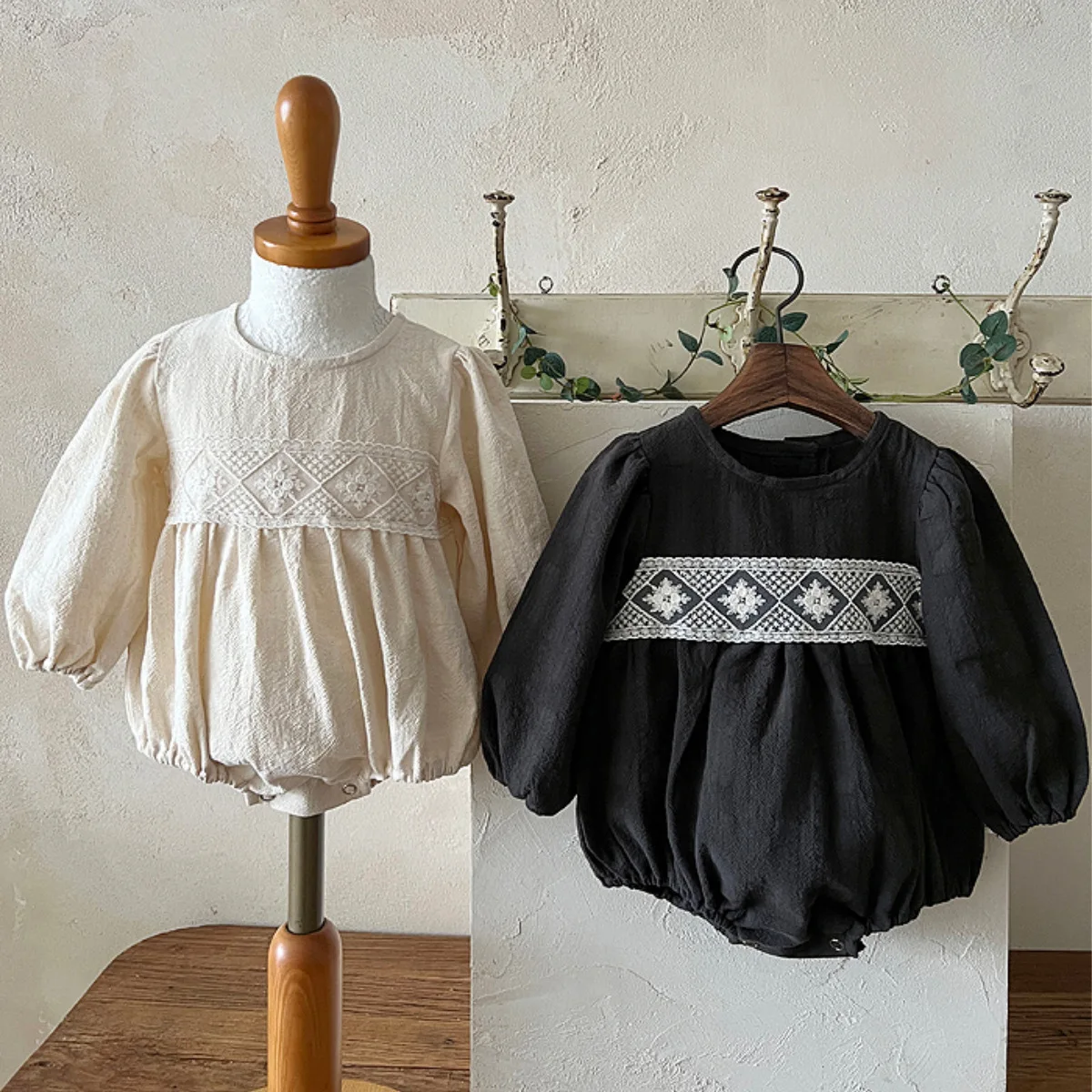 

Боди для маленьких девочек 0-1 лет, кружевные жаккардовые комбинезоны из 100% хлопка с пышными рукавами, весенние детские комбинезоны для маленьких девочек, комбинезоны