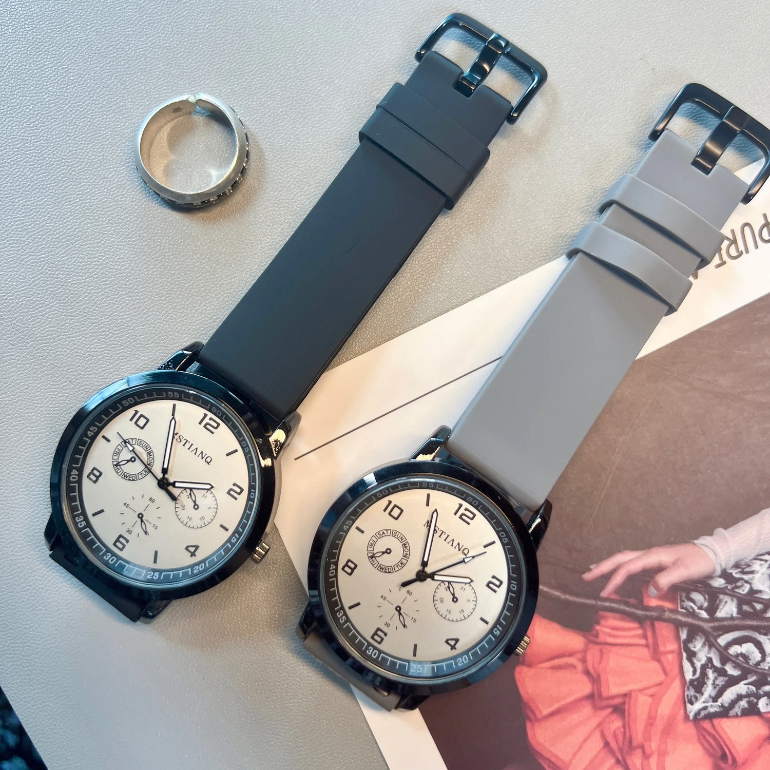 Small niche watches for boys and girls, simple and cool style, quartz watches for teenagers and high school students' exams