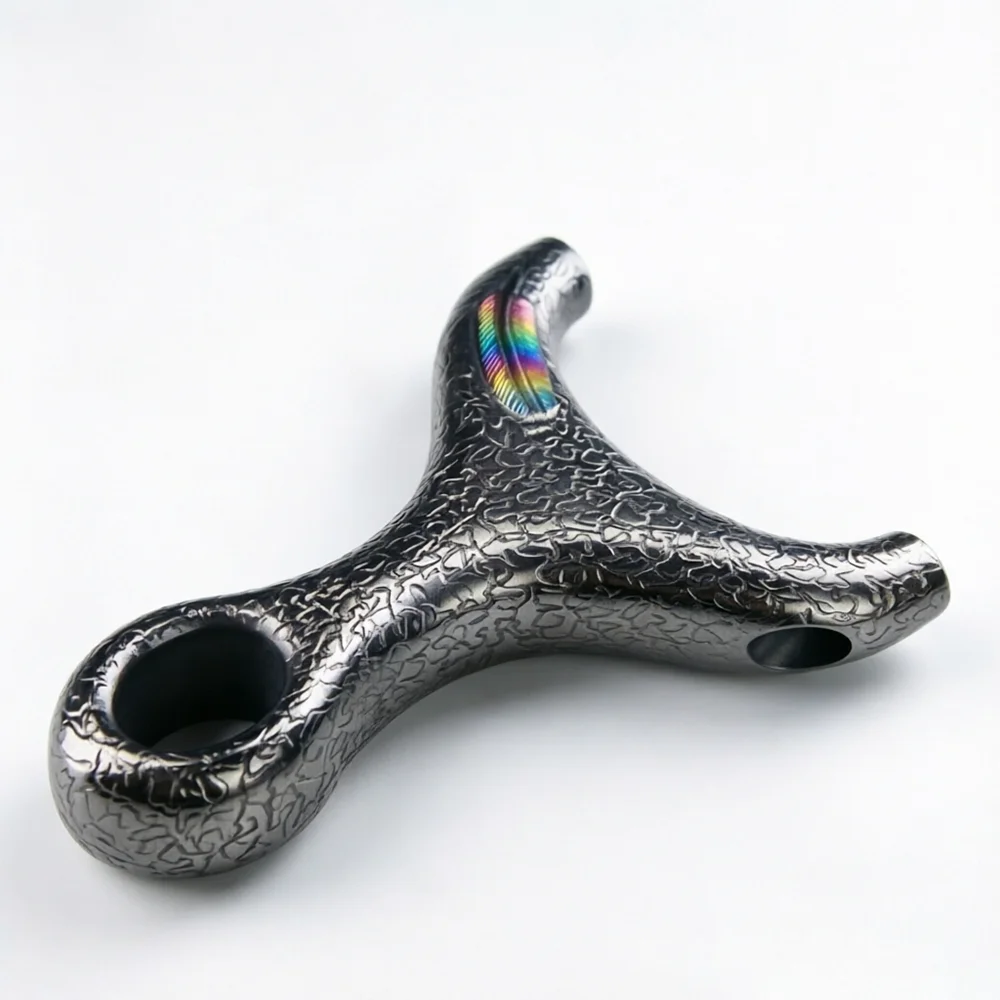 Titanium Alloy Y-Shaped Slingshot with Hammered Texture, Round Fork, Finger Ring & Iridescent Graphic
