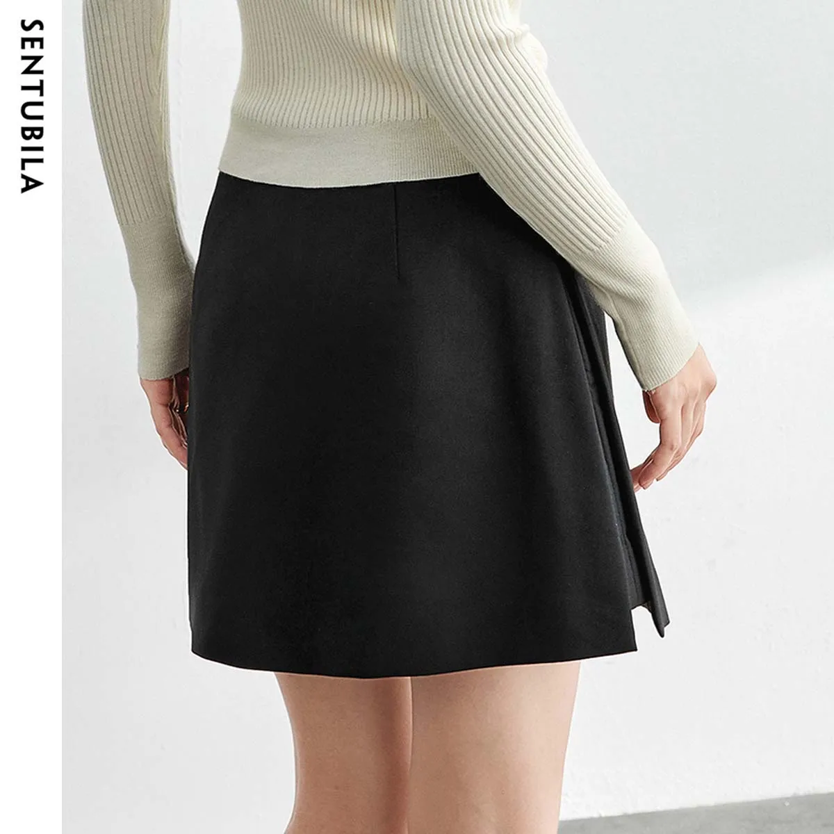 SENTUBILA Women Black Shorts Skirts 2025 Summer Fashion Commute A-Line Twill Side Slit Elegant Sexy Dating Shorts 151K57967