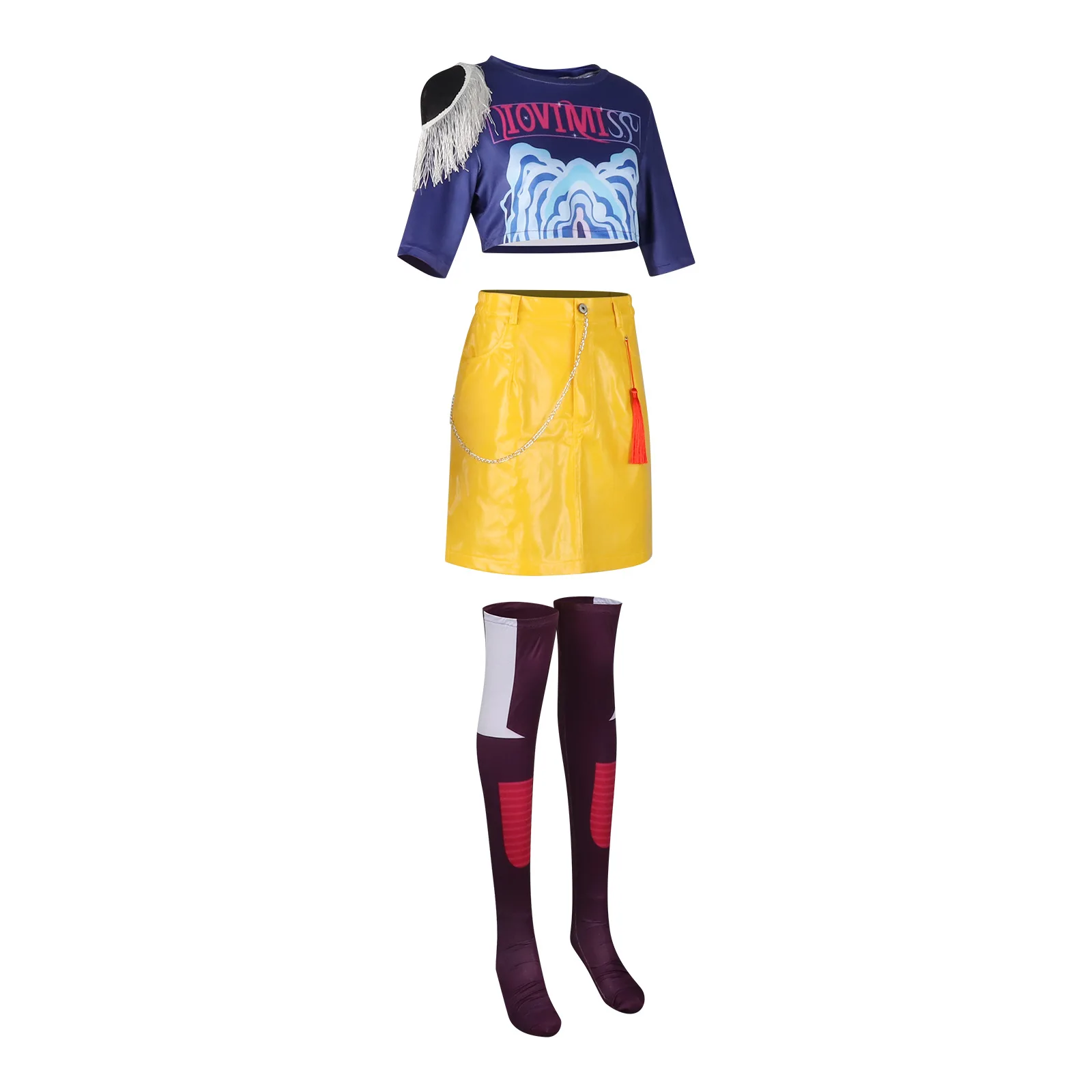 الزي التنكري لمجموعة الفتاة ميرا هي نفس زي الرسوم المتحركة ثنائي الأبعاد في فيلم الرسوم المتحركة