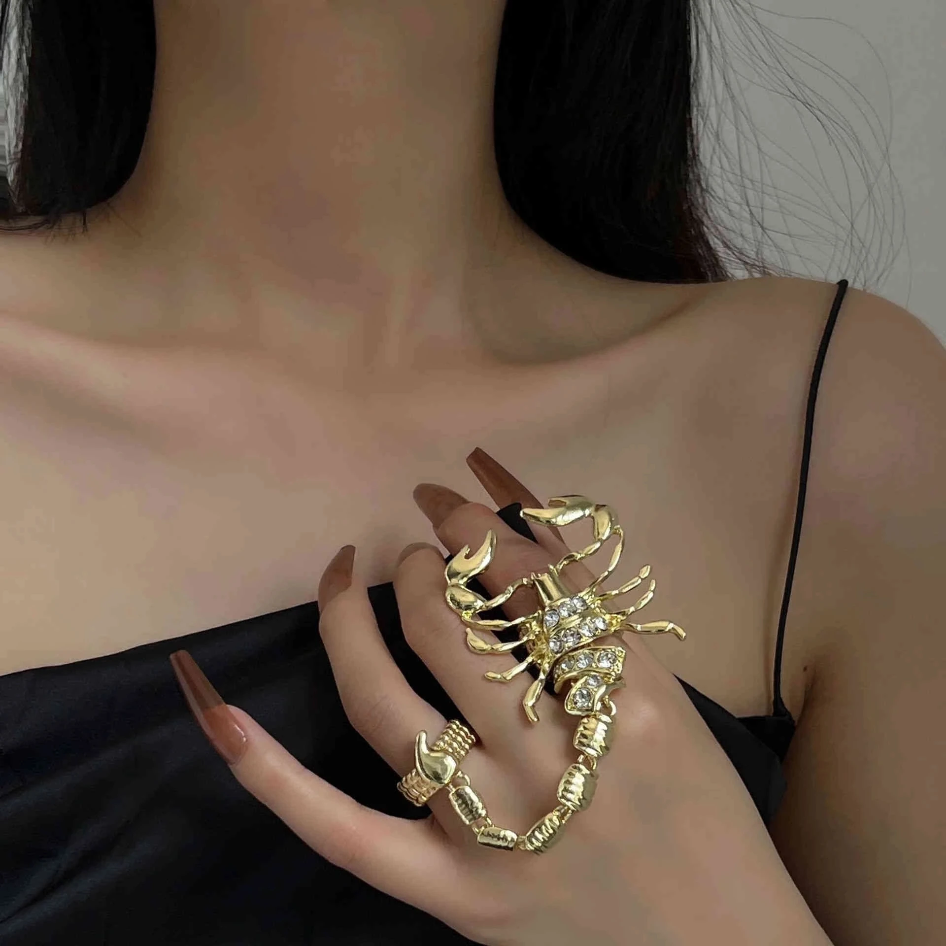 Charming Punk Aesthetics Scorpion Pattern Ring Bracelet For Women Trendy Cool Party Fashion Rhinestone Jewelry Female Accessory