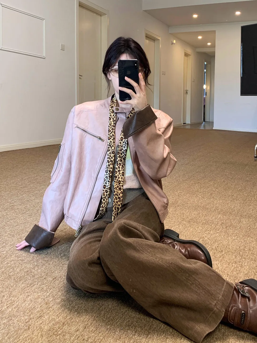 

Retro American Pink Stand Collar Leather Jacket Women's Loose Personality Match All Motorcycle Jacket Top for Autumn