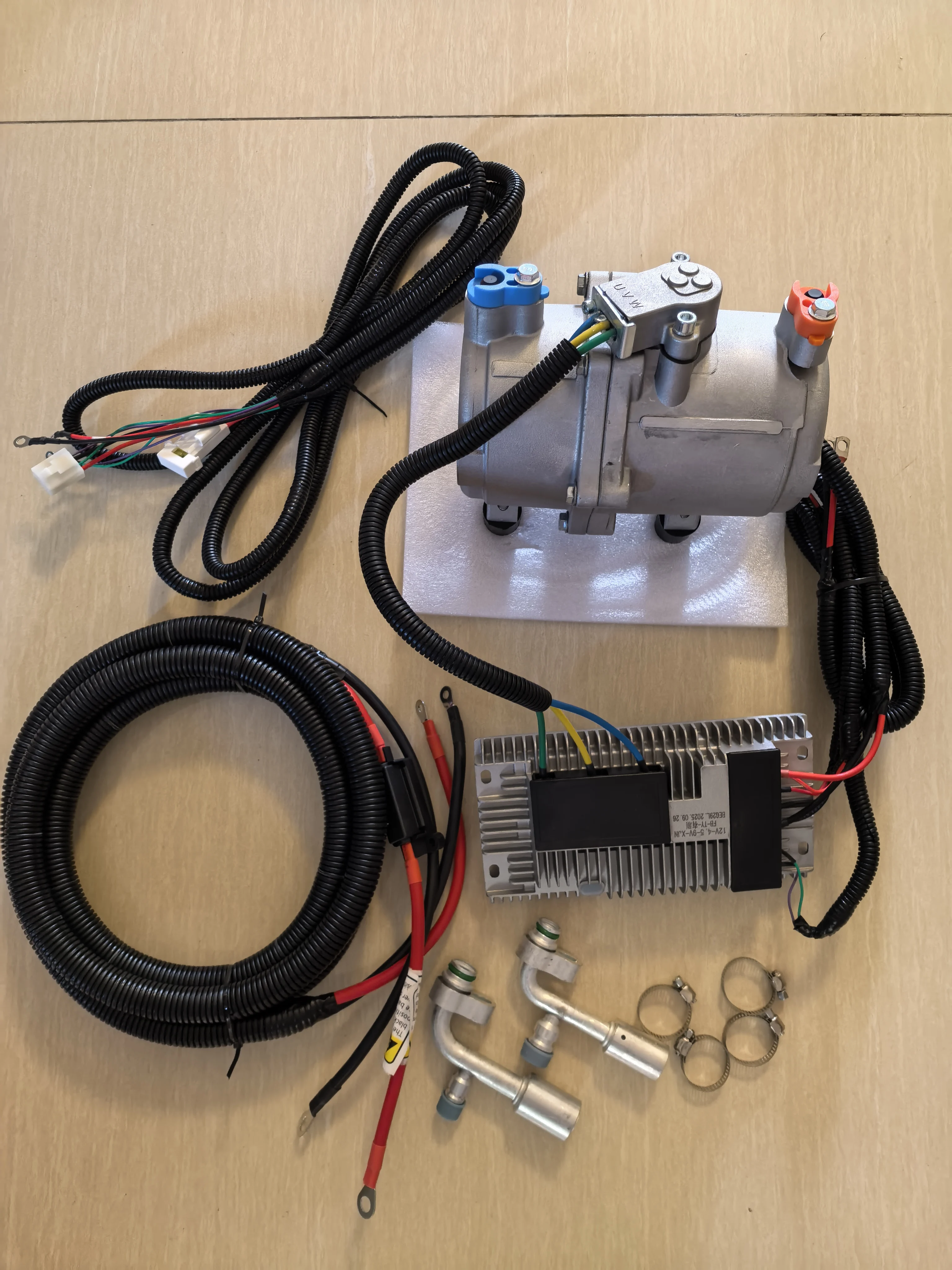 Electric air conditioner compressor 12V 24V for Auto Air Conditioning Car Van Truck Bus Tractor Shop Automobile AC accessories