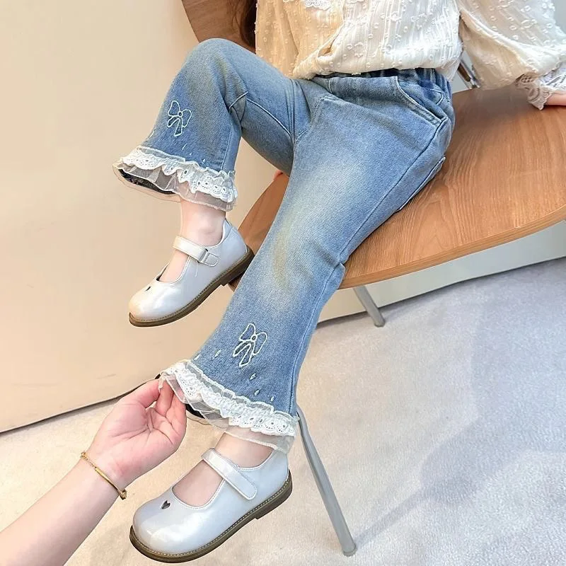 

Girls Embroidered Jeans Children Spring Autumn Flared Denim Pants New Kids Casual Bow Trousers Toddler Fashion Lace Edge Clothes