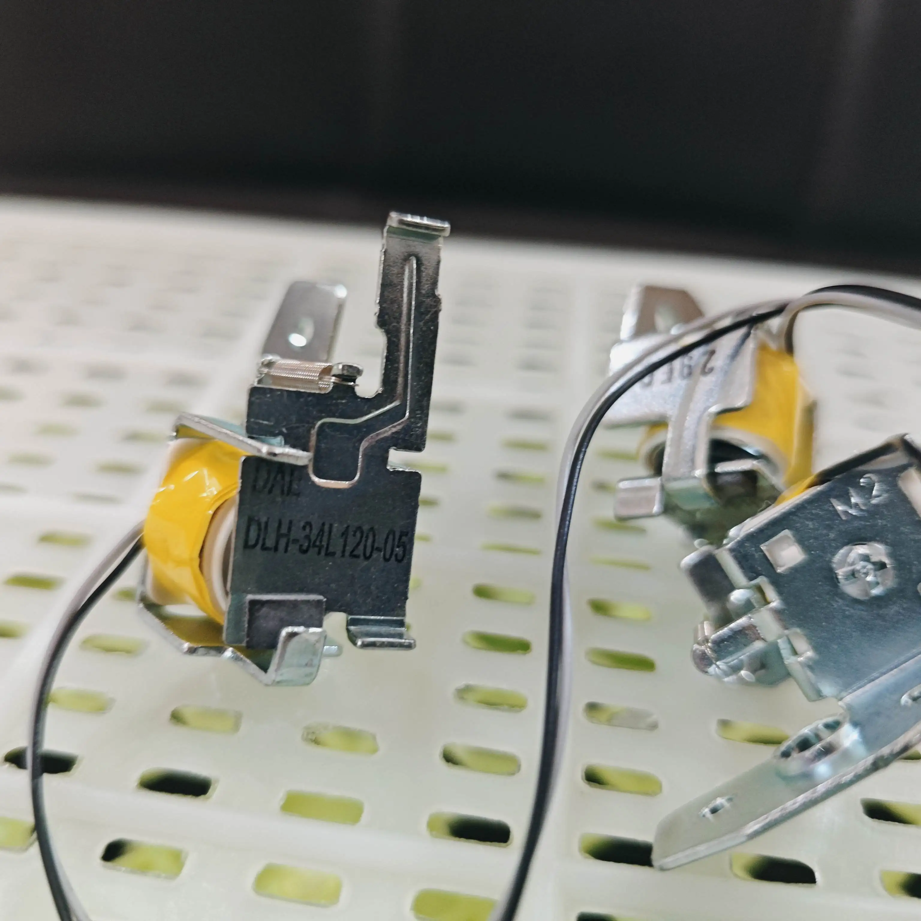 

1 соленоид JC33-00025B для Samsung CLP 360 362 363 364 365 367 368 CLX 3300 3302 3303 3304 3305 ML 1910 1915 2525 2540 2545