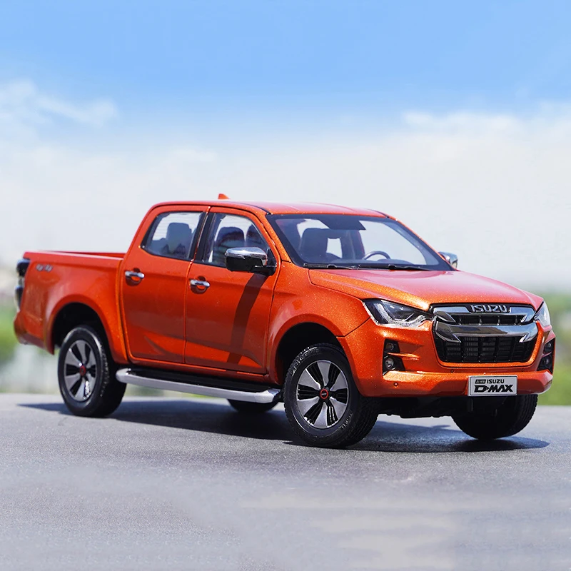 1: 18 originale ISUZU D-MAX Pickup 2021 modello di veicolo per il trasporto di camion