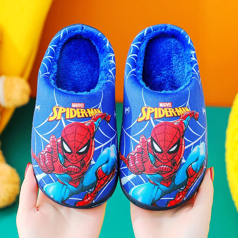 Jesienno-zimowe buty dziecięce chłopięce niebieskie kapcie Spiderman dziecięce kapcie świąteczne Pantoufle Enfant buty dziecięce Hausschuhe