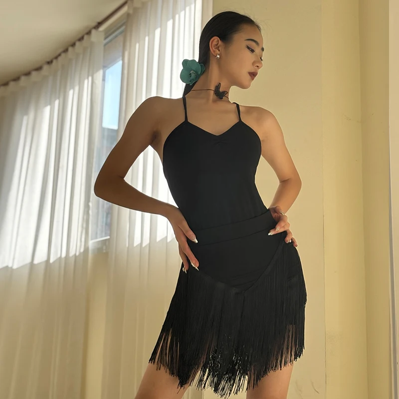 

Новинка 2026: Комплект для латиноамериканских танцев для женщин – сексуальный топ на бретелях и юбка с бахромой. Костюм для взрослых для ча-ча-ча и румбы. XH4216