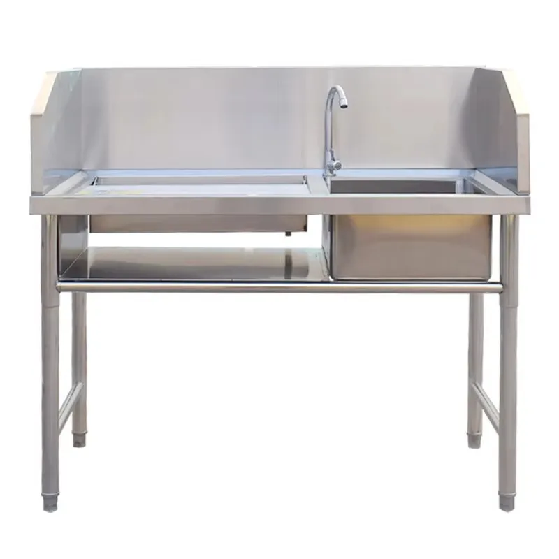 โต๊ะทำงานครัวสแตนเลสคุณภาพดีที่สุดสำหรับทำความสะอาดปลา พร้อมอ่างล้าง