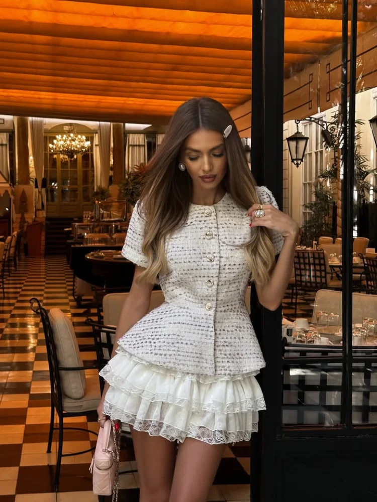 

Women White Round Neck Cropped Jacket Gold Button Detail Peplum Hem Short Puff Sleeve Coats Lady Elegant Sweet Party Outfits