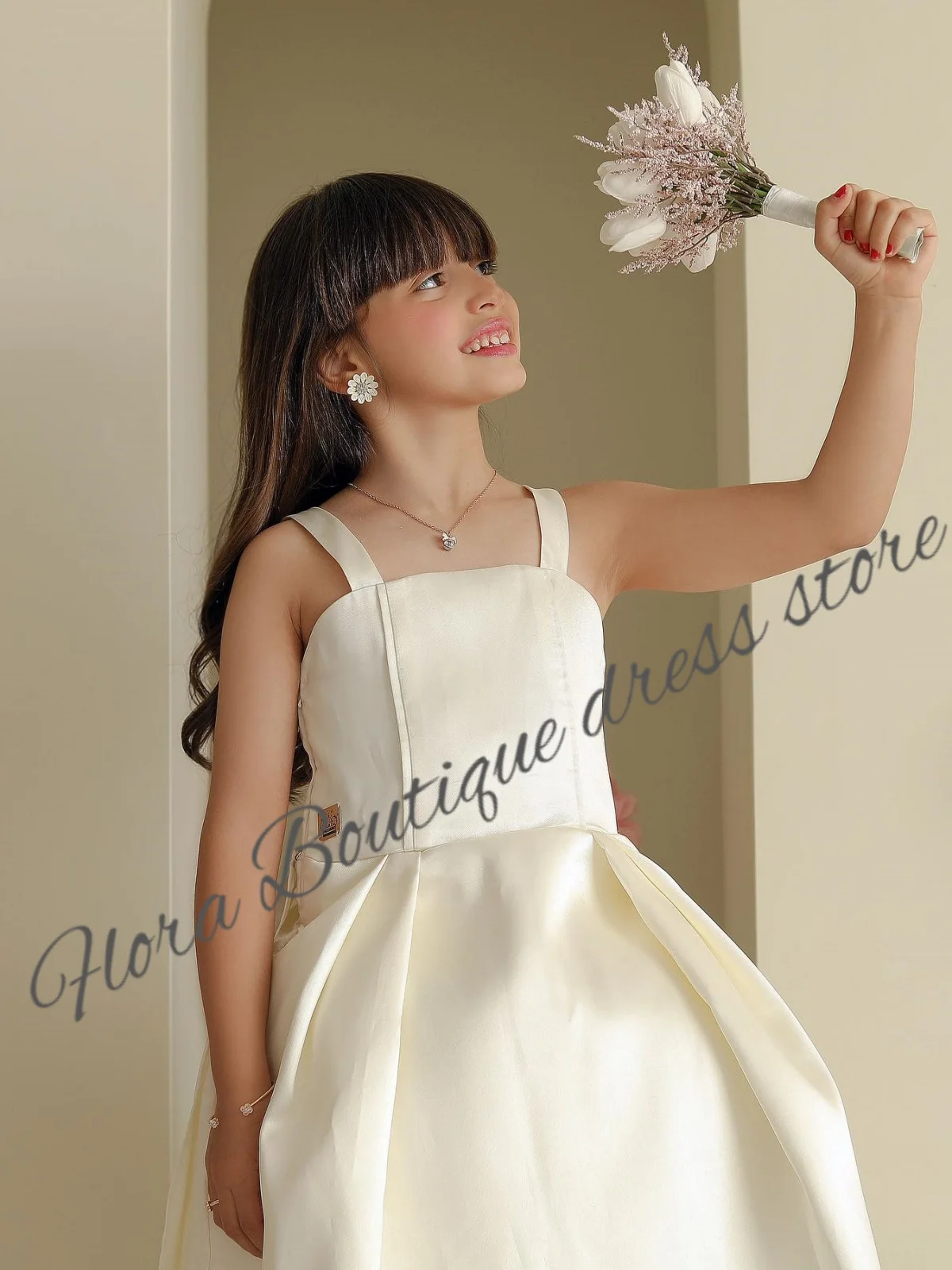 فستان فتاة الزهور الأنيق البسيط باللون العاجي من الساتان لحفلات الزفاف وحفلات الاستقبال الرسمية والاحتفالات والعطلات للفتيات الصغيرات حسب الطلب #1