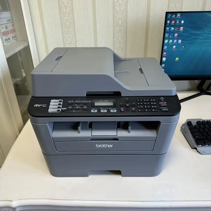 Impresora láser multifunción en blanco y negro, con función de escaneo de copia
