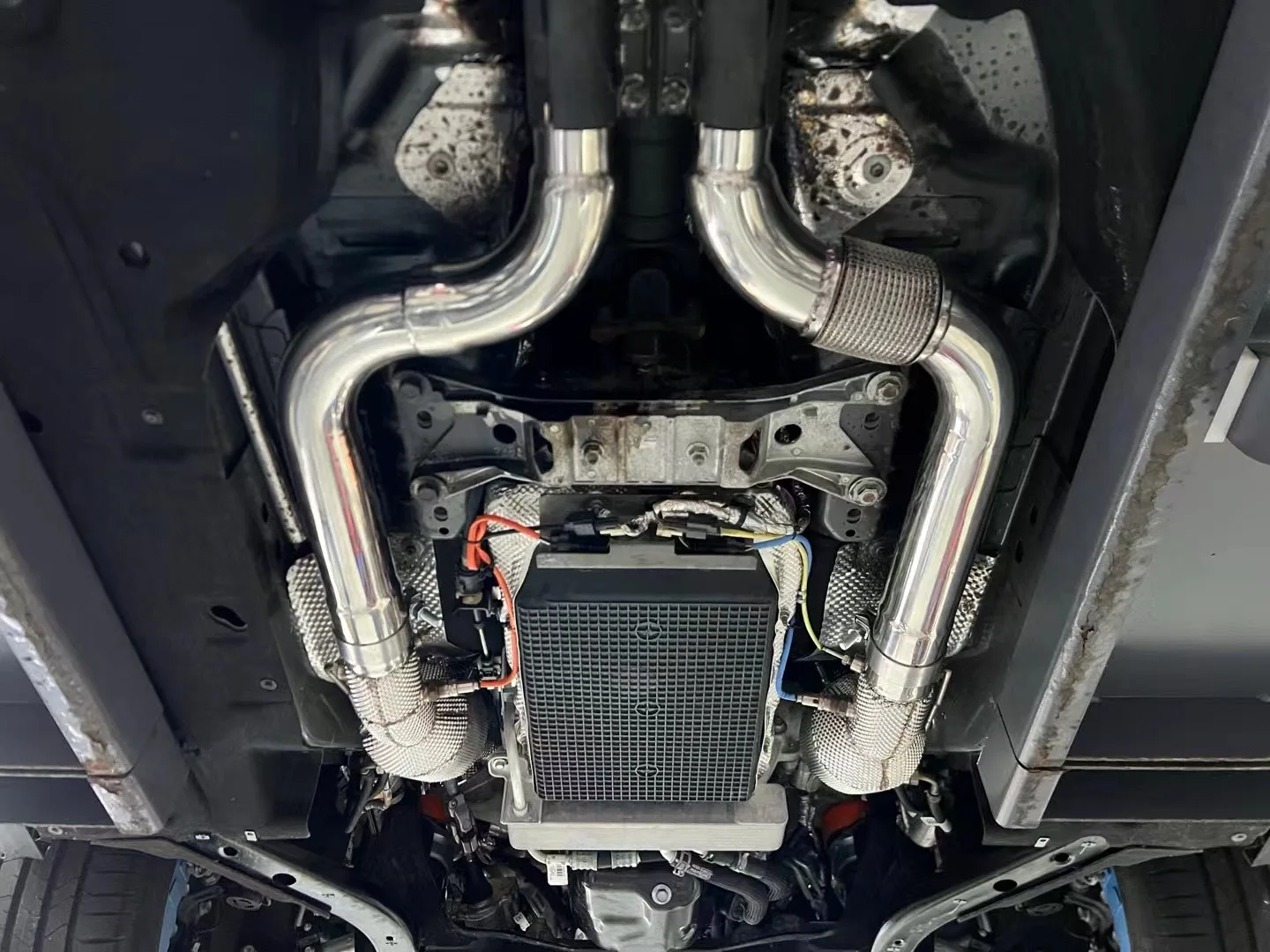 

HMD Manifold for Ford Mustang GT 5.0L Exhaust with Heat shield High-performance Replacement installation SS304