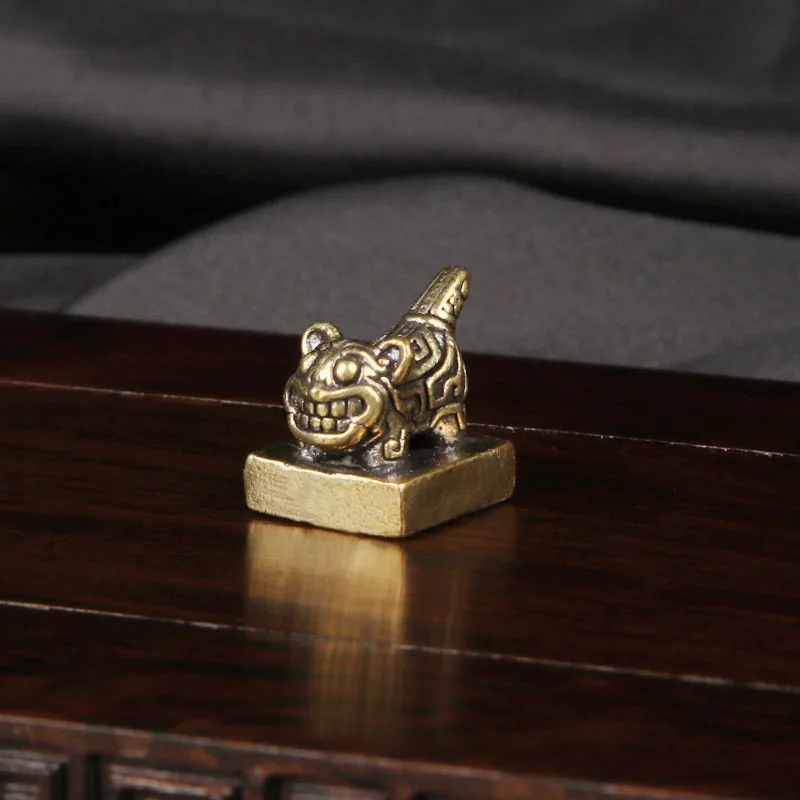 Brass Auspicious Tiger Seal Desktop Ornament Zodiac Tiger Seal Carving Flat Bottomed Copper Seal Handicraft Old Bronze Ware