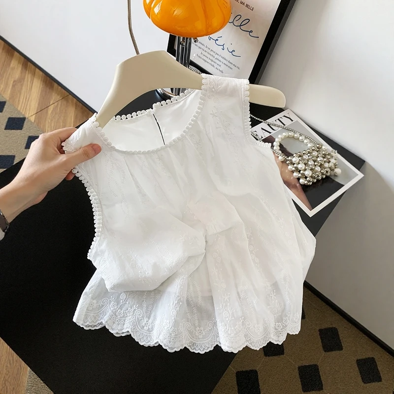 

Summer 2026 New Style Women's Loose Sleeveless Embroidered Shirt White Floral Pattern Comfortable Breathable Casual Top