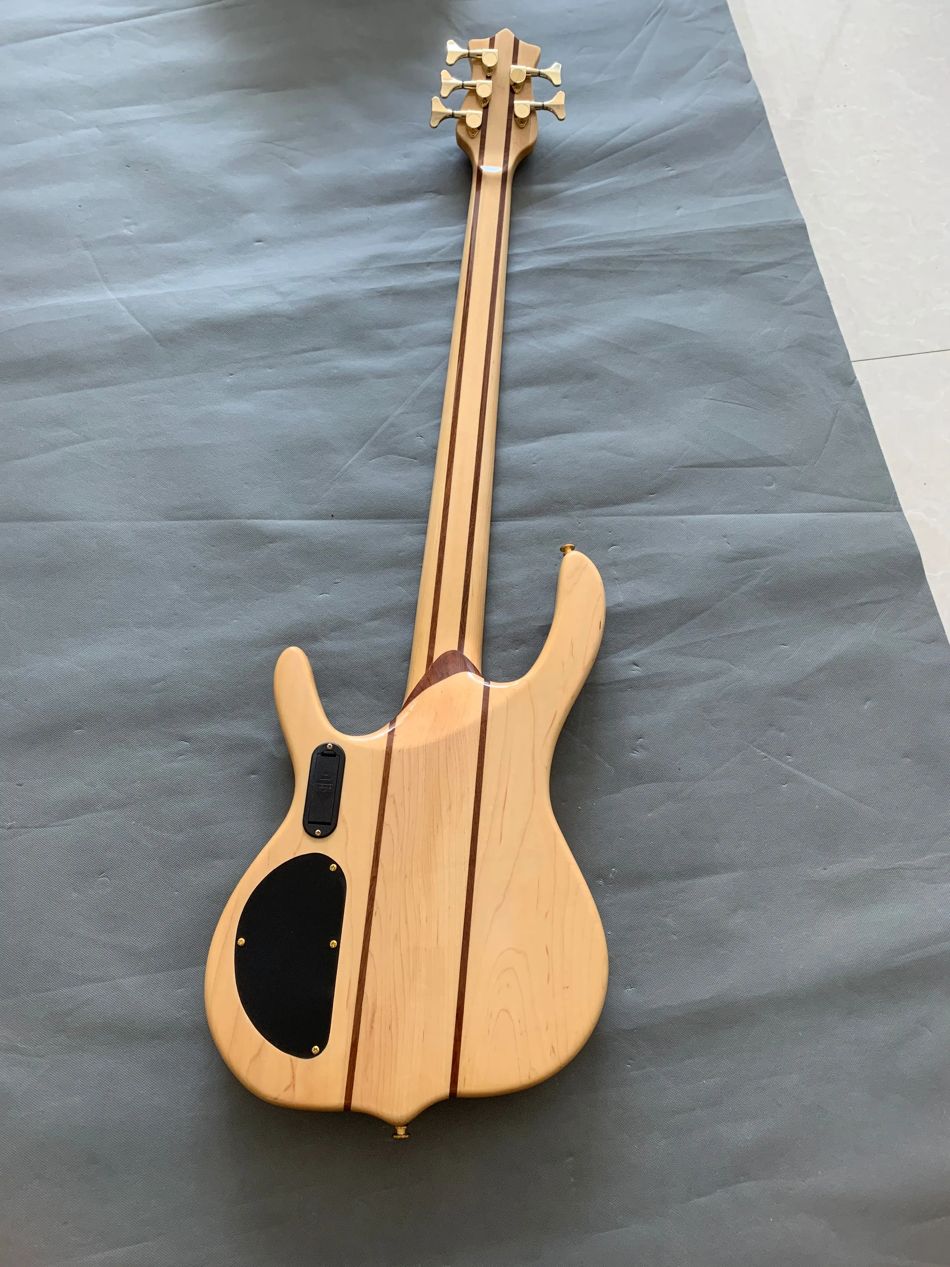 Factory direct sales, high-end customized 5 string bass electric guitar, through-body design, red flower pear veneer, active pic